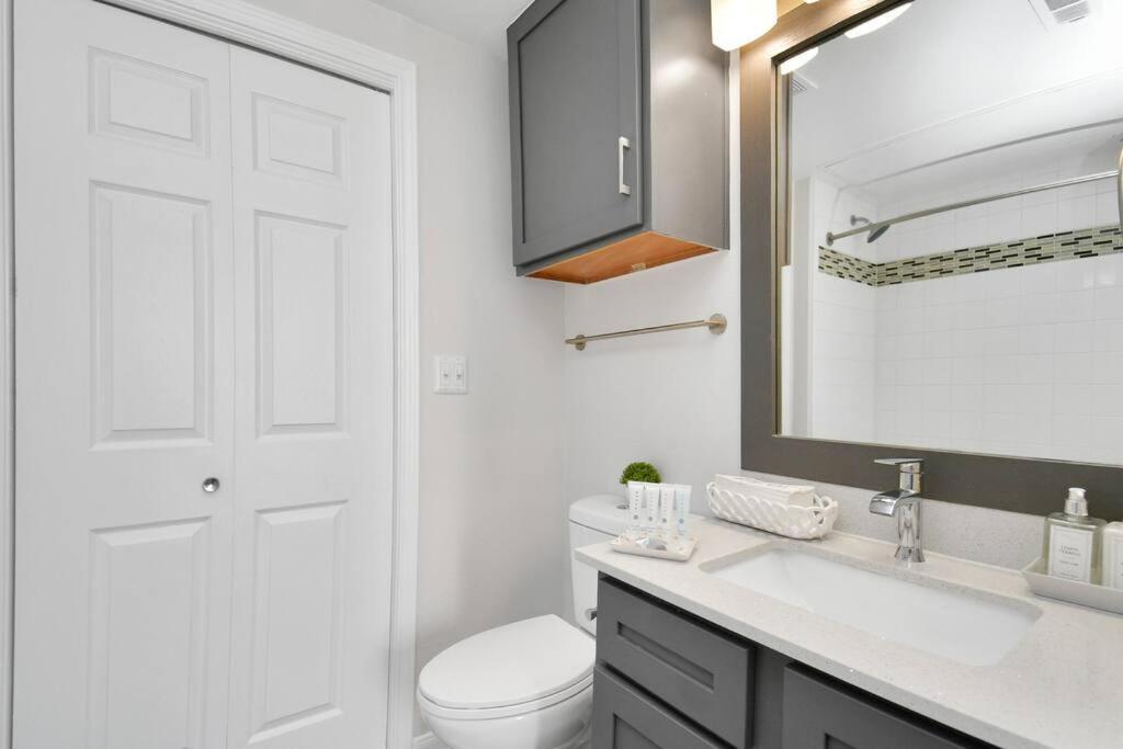 Chic Retreat-Walk To Nrg-Pool Apartment Houston Exterior foto