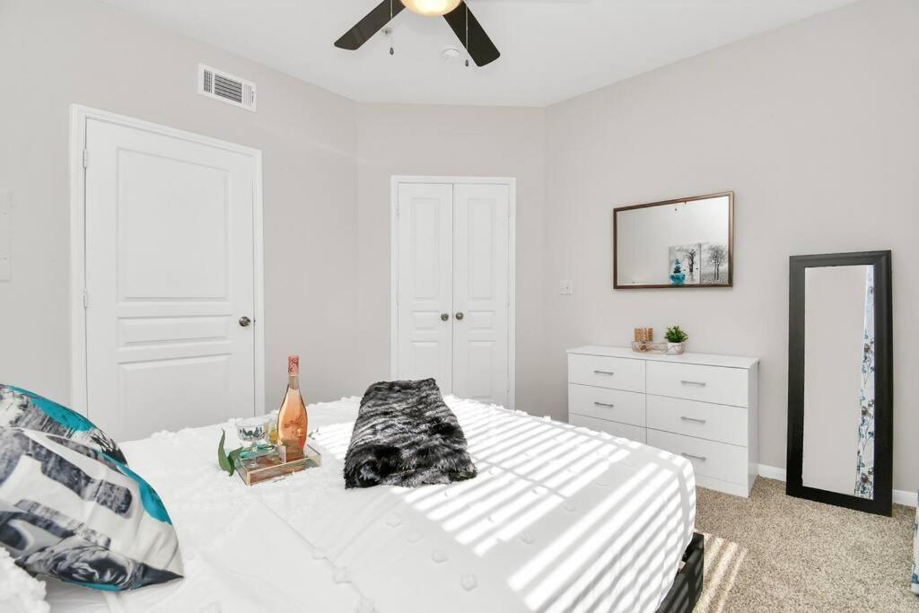 Chic Retreat-Walk To Nrg-Pool Apartment Houston Exterior foto